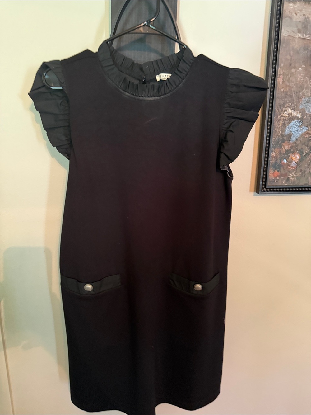 JODIFL Black Ruffle Sleeve Shift Dress